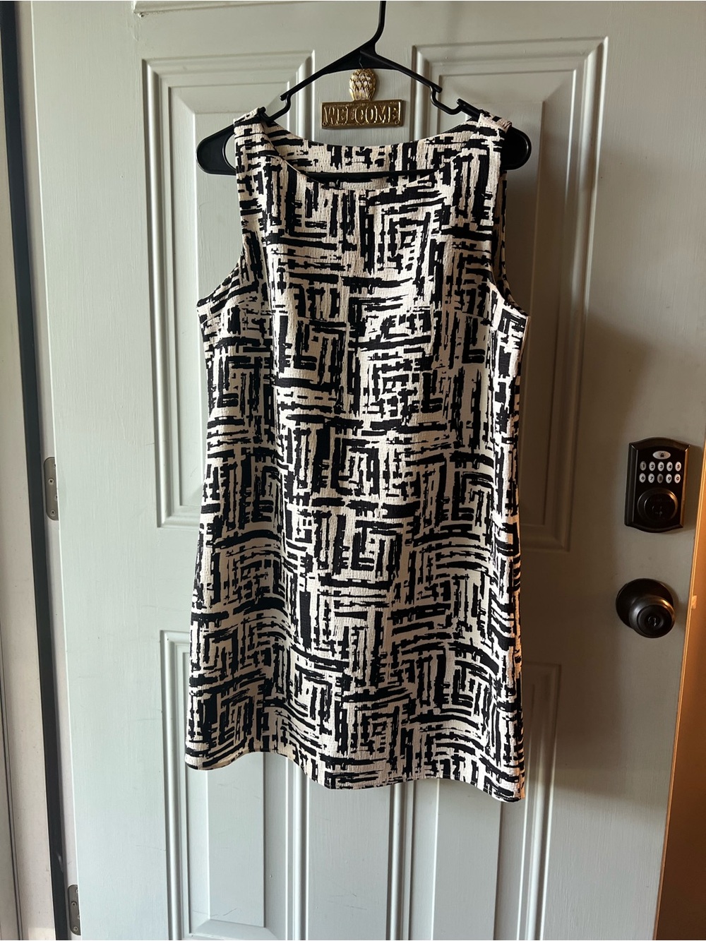 Sleeveless Black and White Geometric Shift Dress